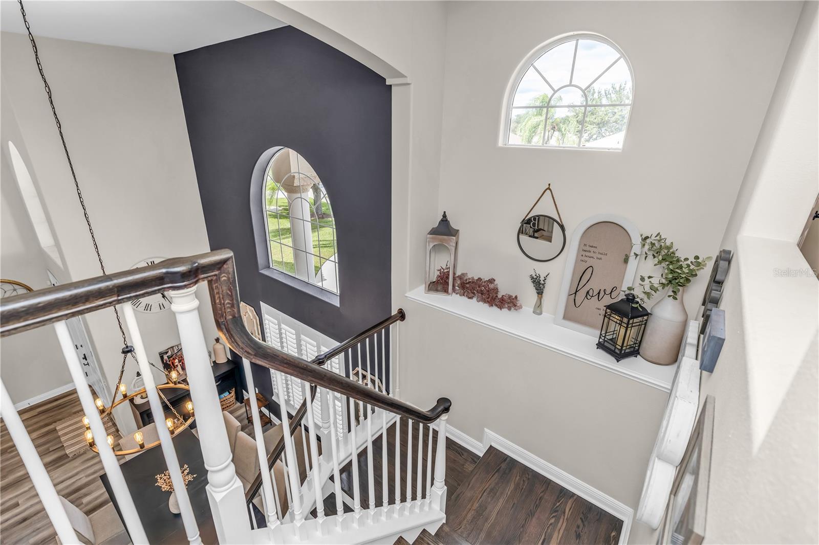Image 38 of 62 For 169 Hawkcrest Court