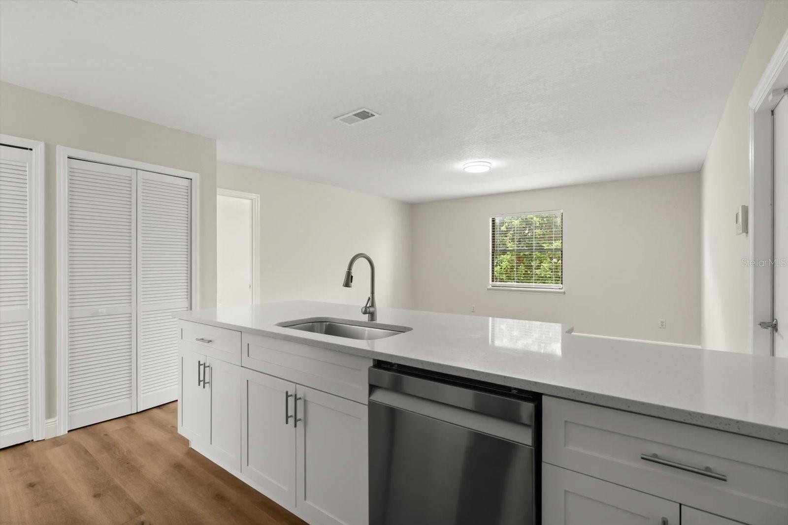 Image 16 of 34 For 1490 April Avenue