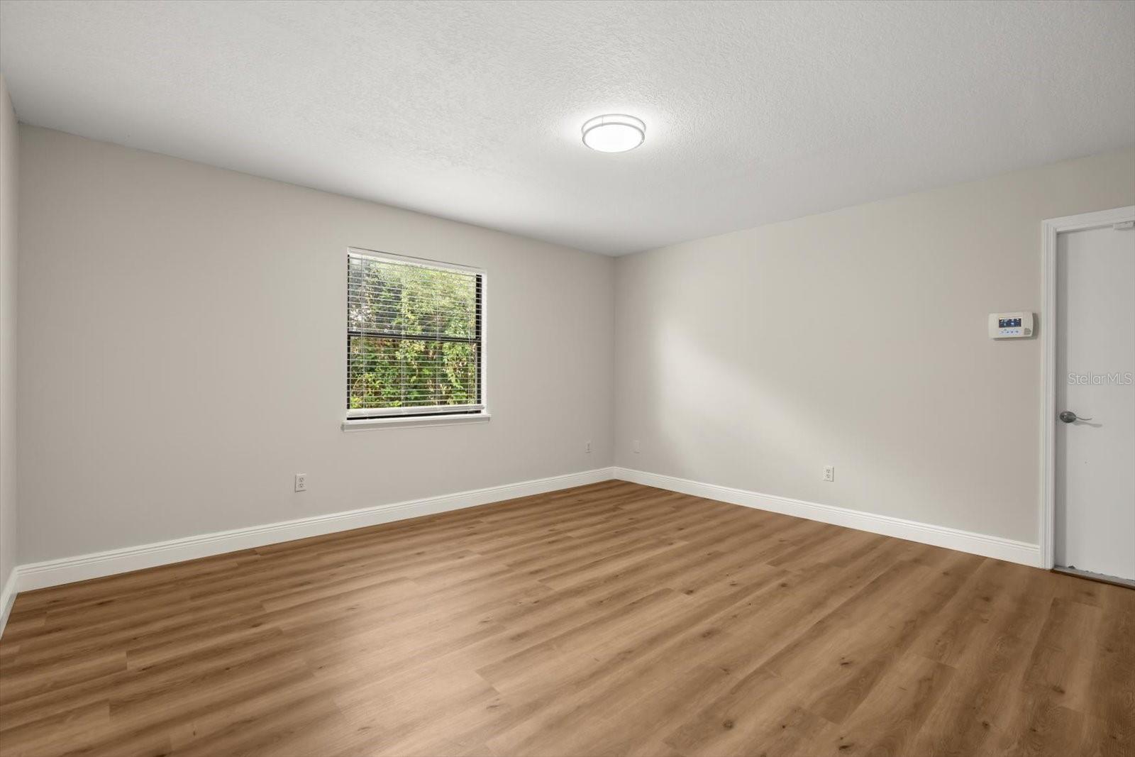 Image 17 of 34 For 1490 April Avenue