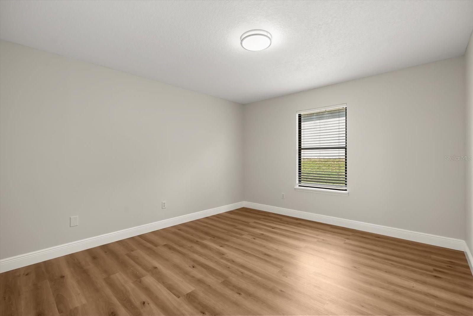 Image 19 of 34 For 1490 April Avenue