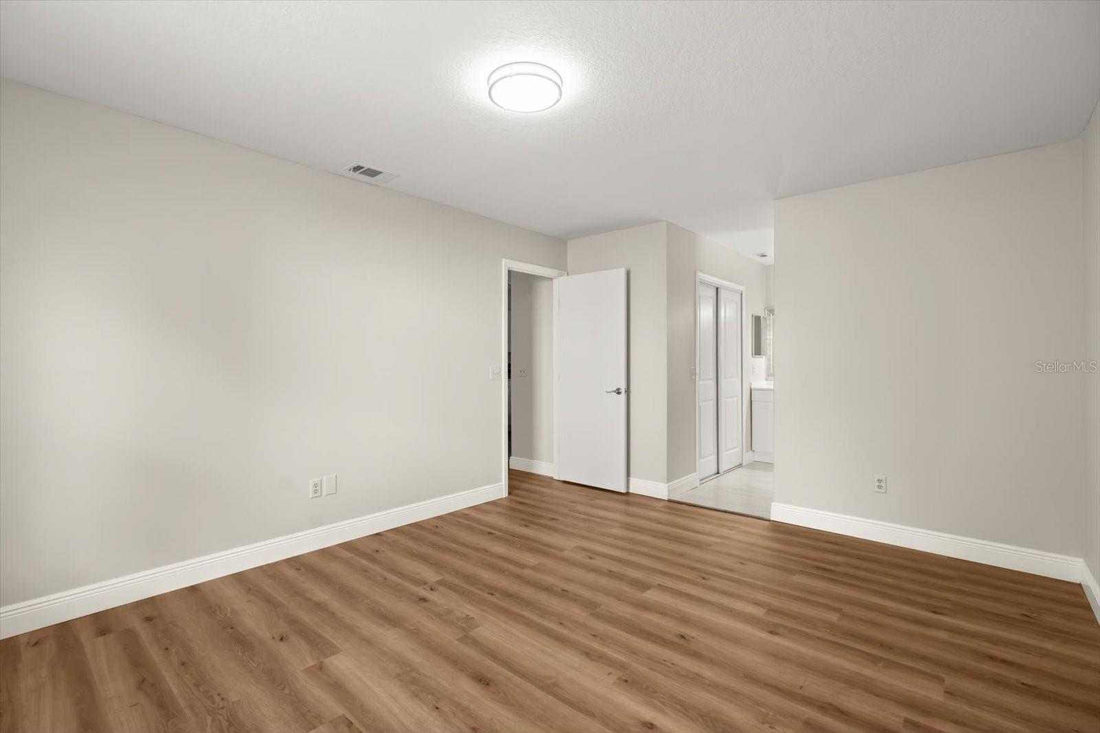 Image 20 of 34 For 1490 April Avenue