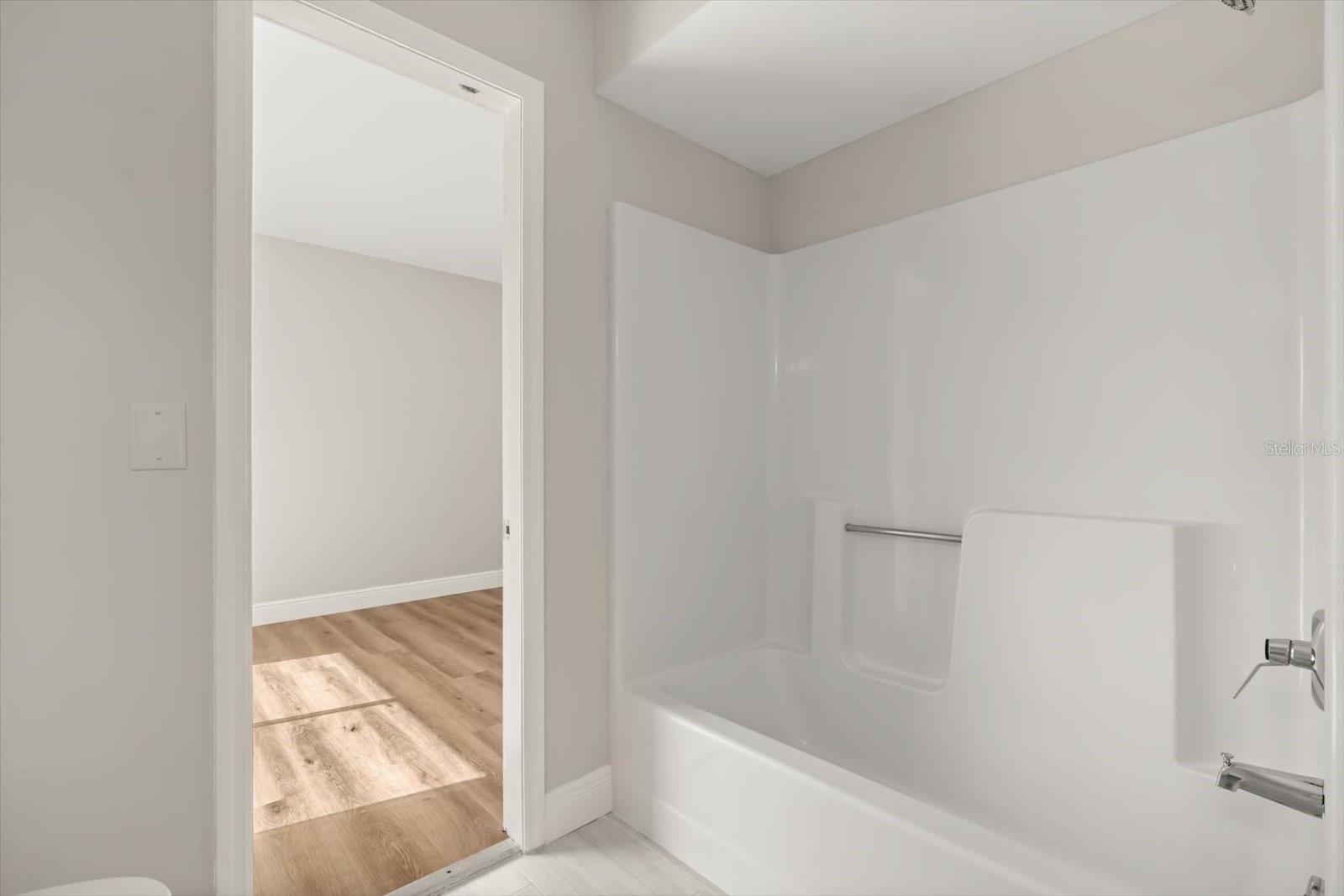 Image 22 of 34 For 1490 April Avenue