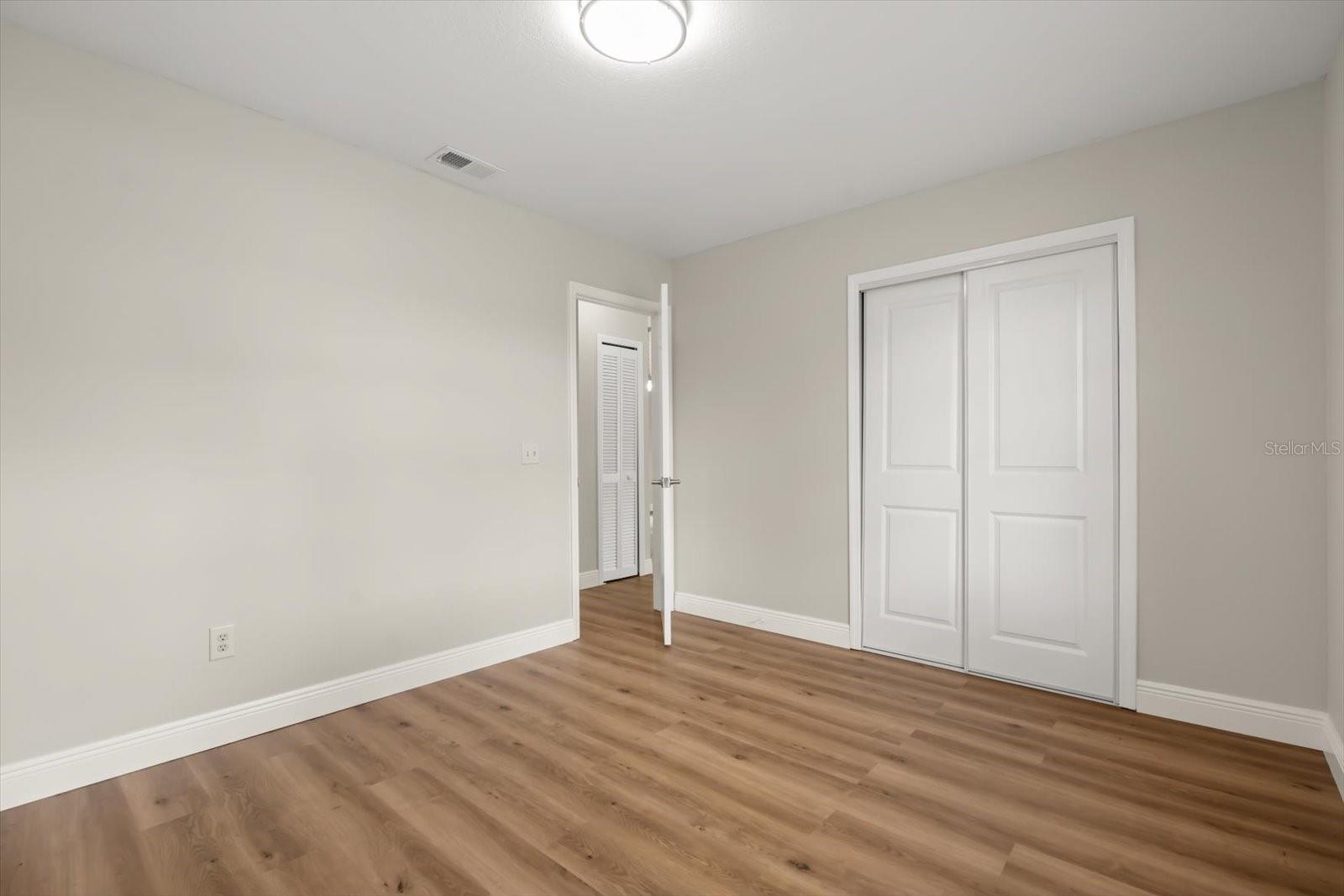 Image 24 of 34 For 1490 April Avenue