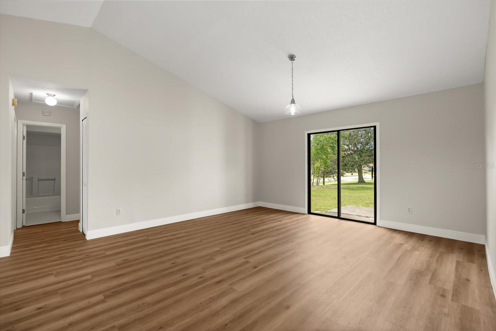 Image 30 of 34 For 1490 April Avenue