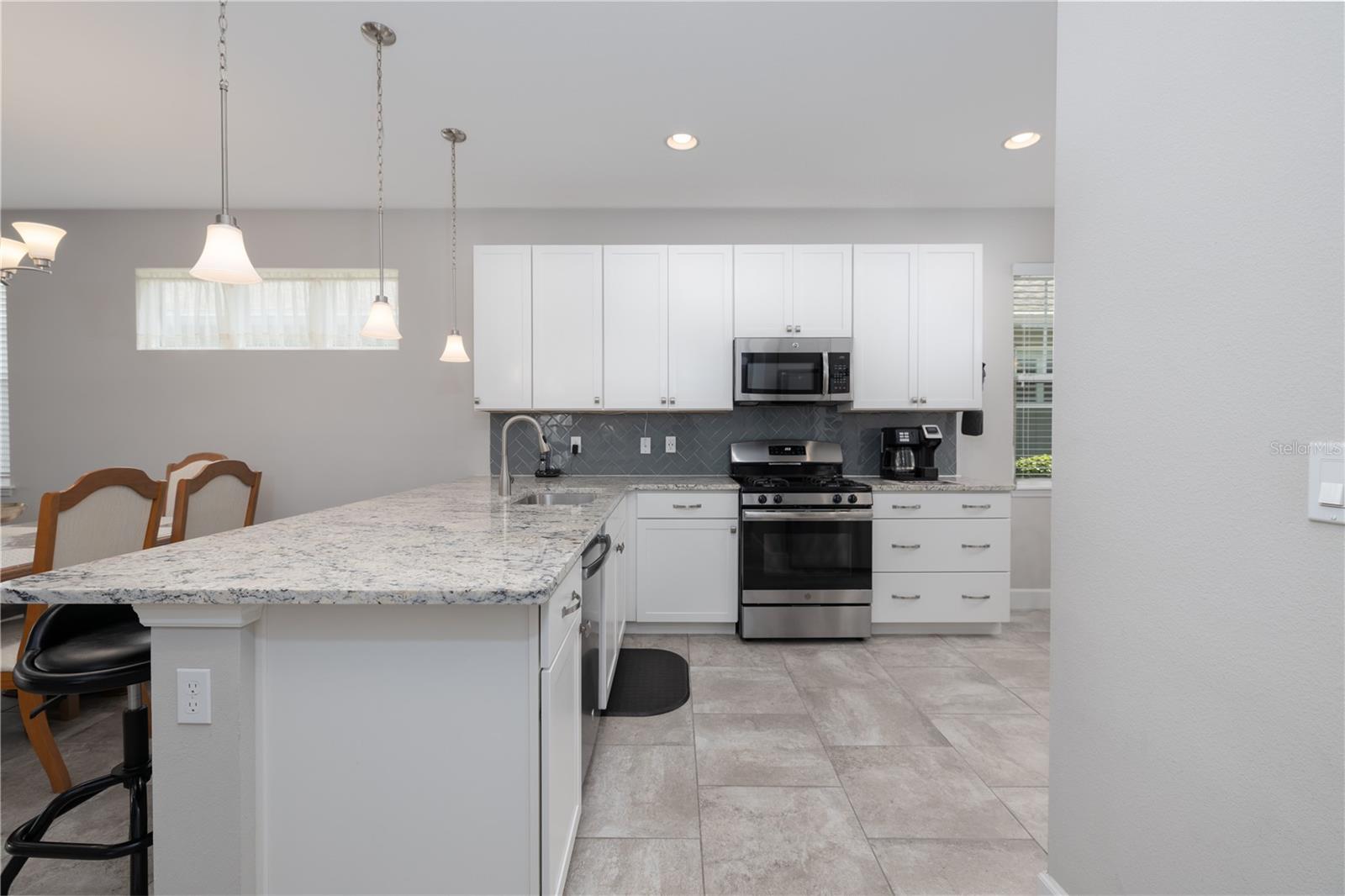 Image 13 of 32 For 1547 Lambrook Drive