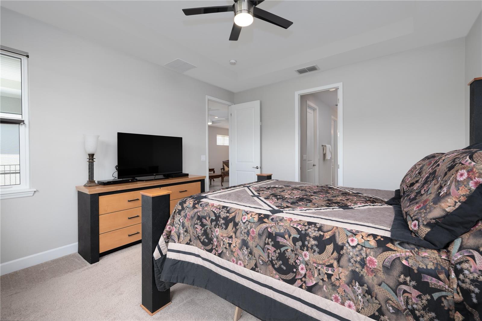 Image 18 of 32 For 1547 Lambrook Drive