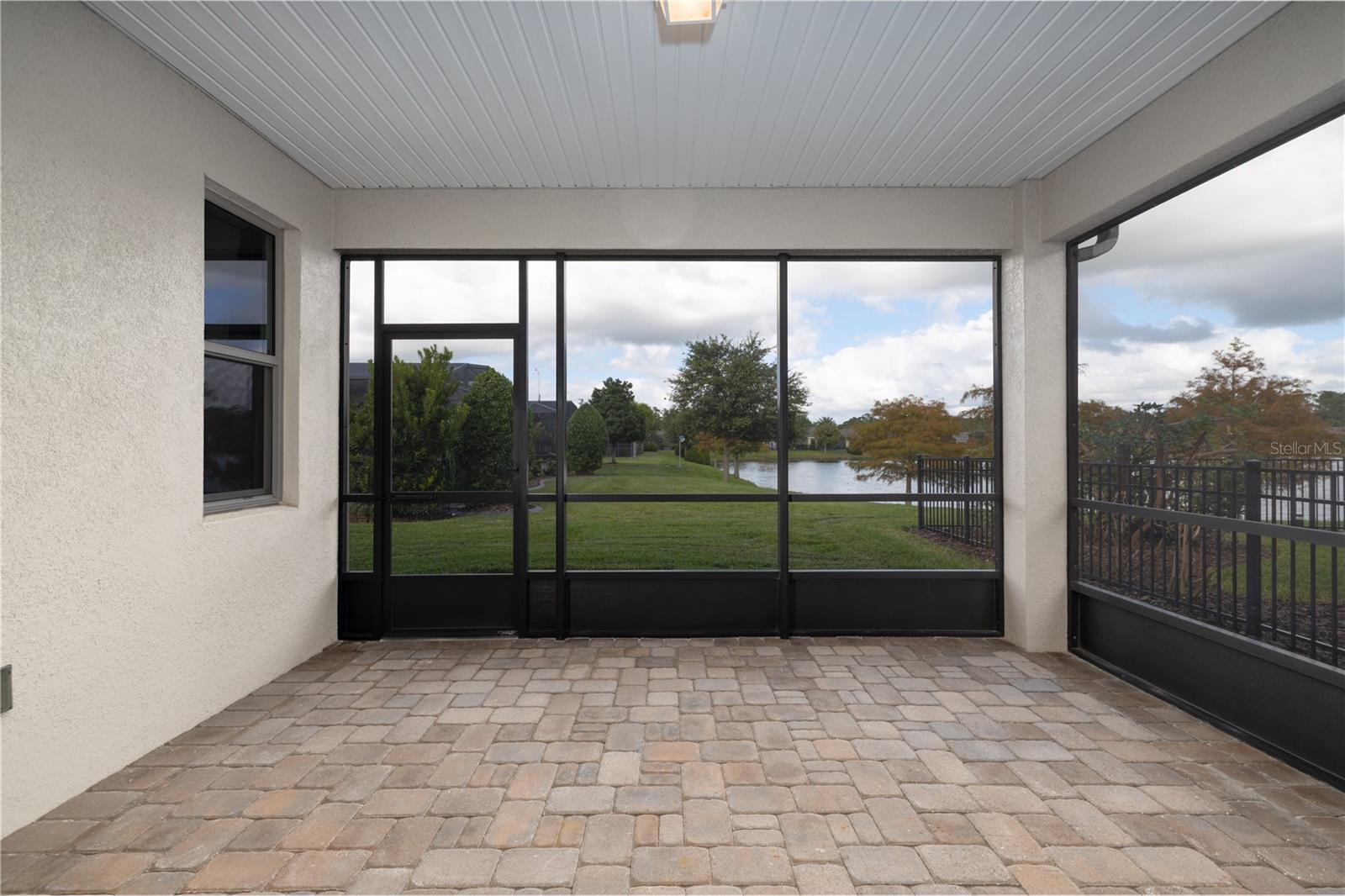 Image 3 of 32 For 1547 Lambrook Drive