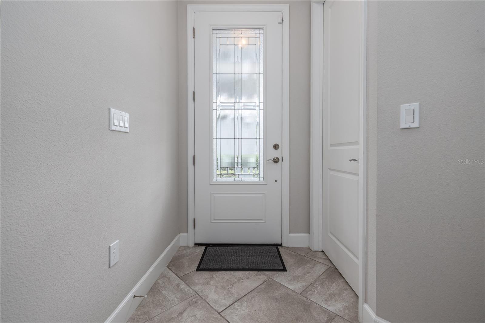 Image 6 of 32 For 1547 Lambrook Drive