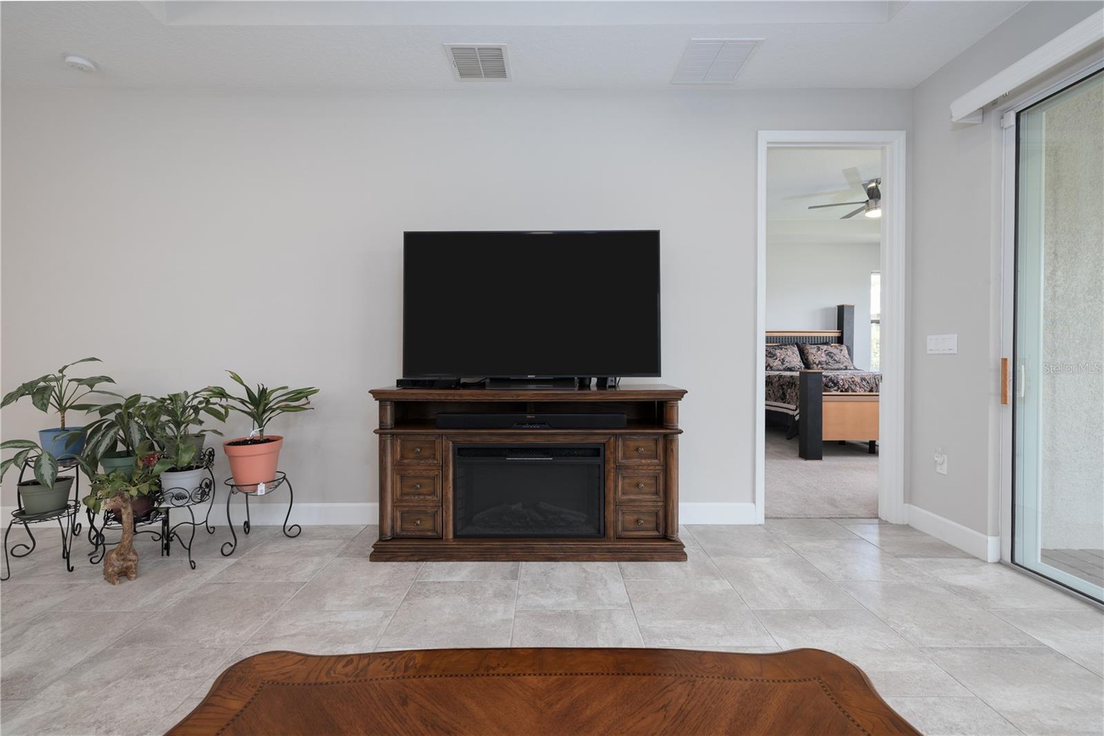 Image 9 of 32 For 1547 Lambrook Drive