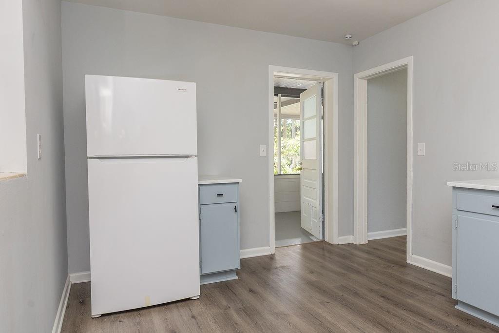 Image 6 of 13 For 831 Arlington Avenue