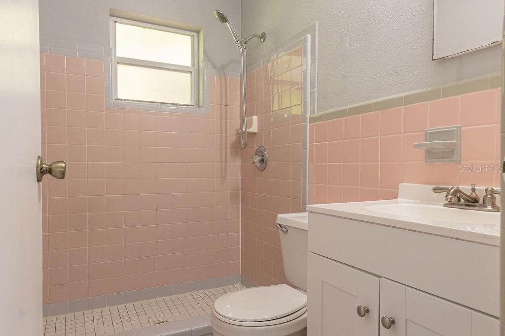 Image 9 of 13 For 831 Arlington Avenue