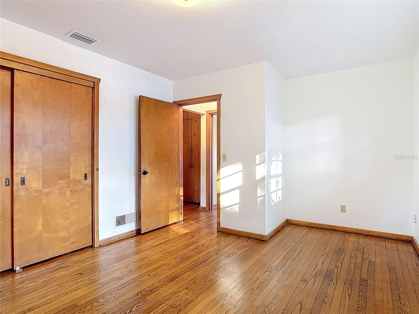 Image 13 of 30 For 718 Hogle Avenue