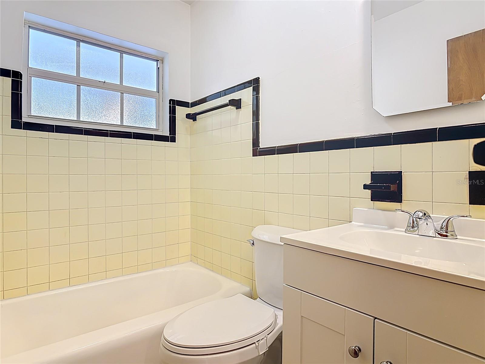 Image 15 of 30 For 718 Hogle Avenue