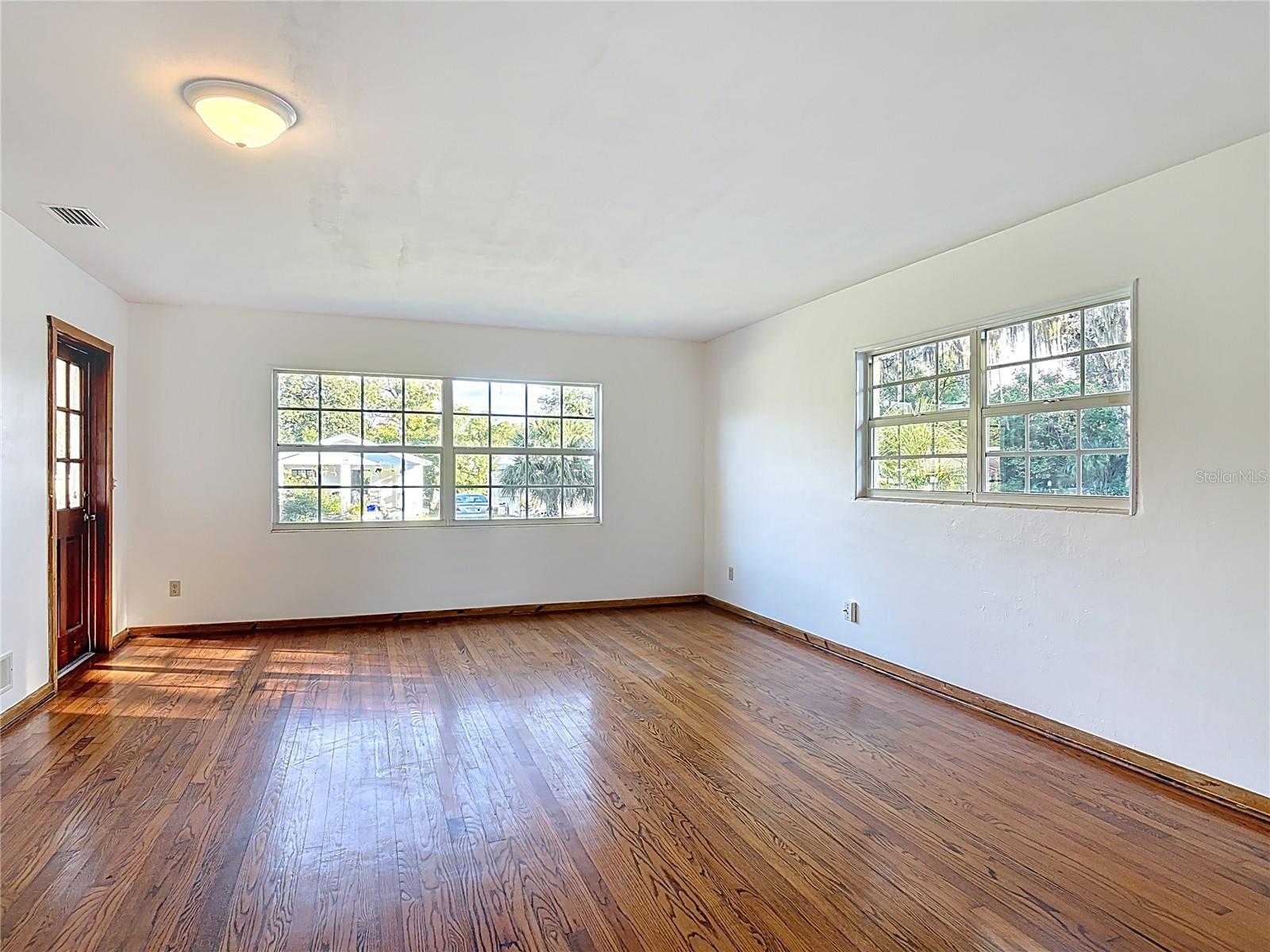 Image 3 of 30 For 718 Hogle Avenue