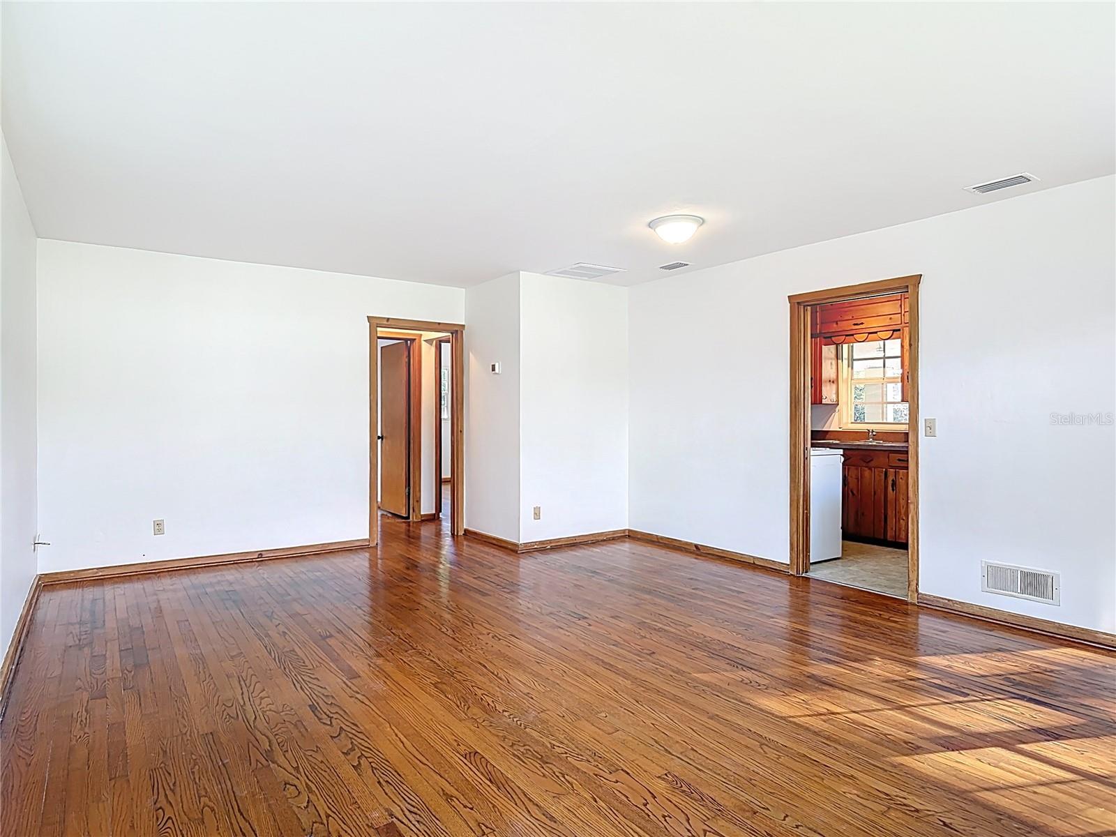 Image 5 of 30 For 718 Hogle Avenue