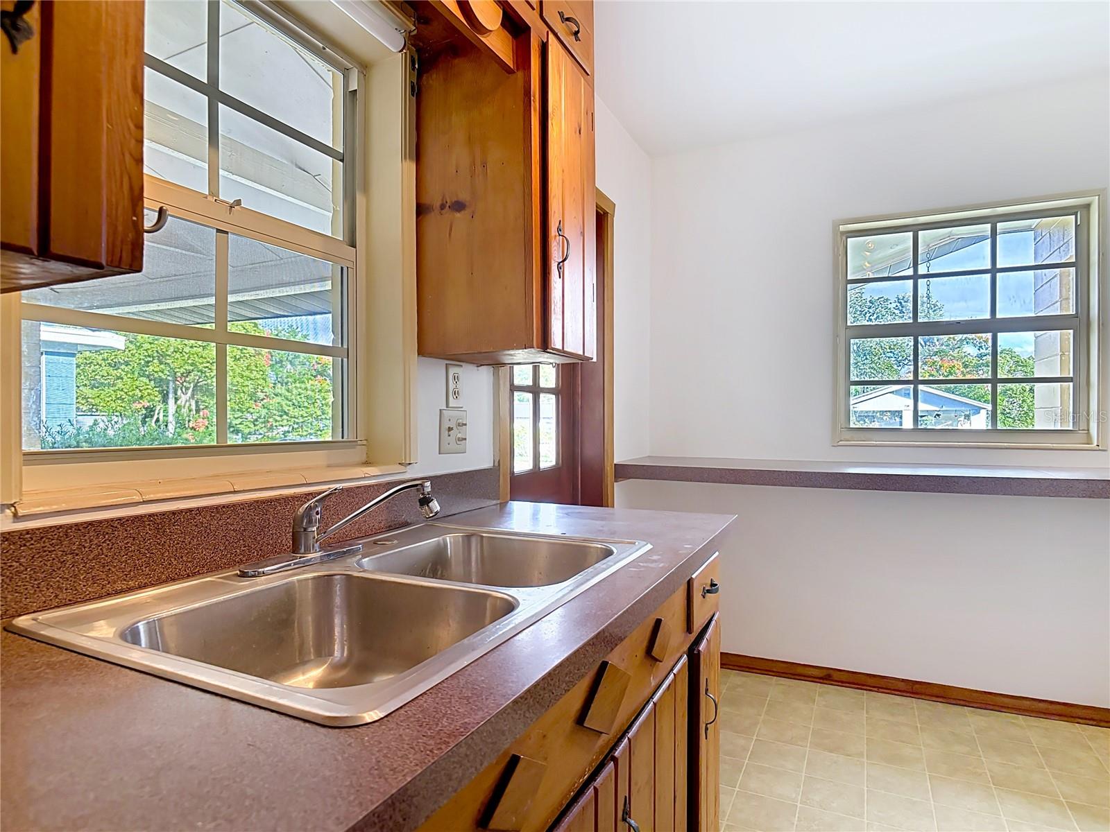 Image 7 of 30 For 718 Hogle Avenue