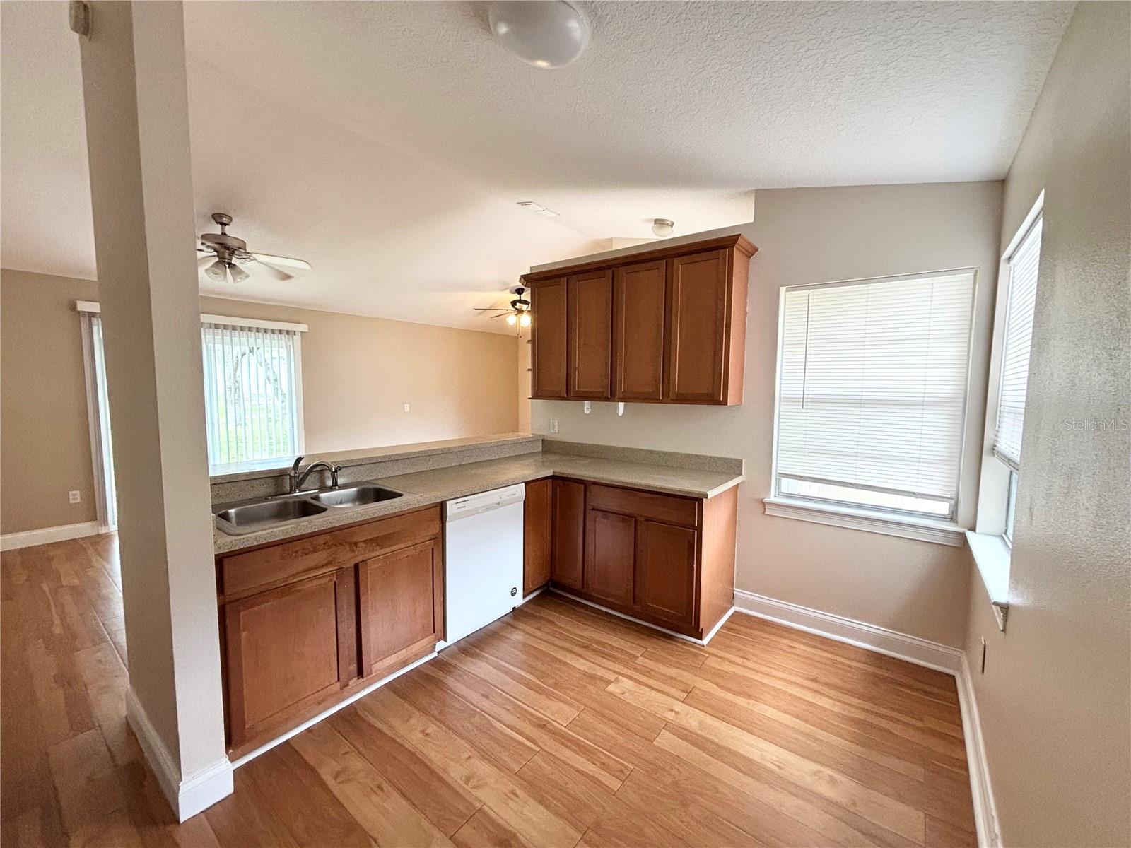 Image 4 of 13 For 780 Park Avenue