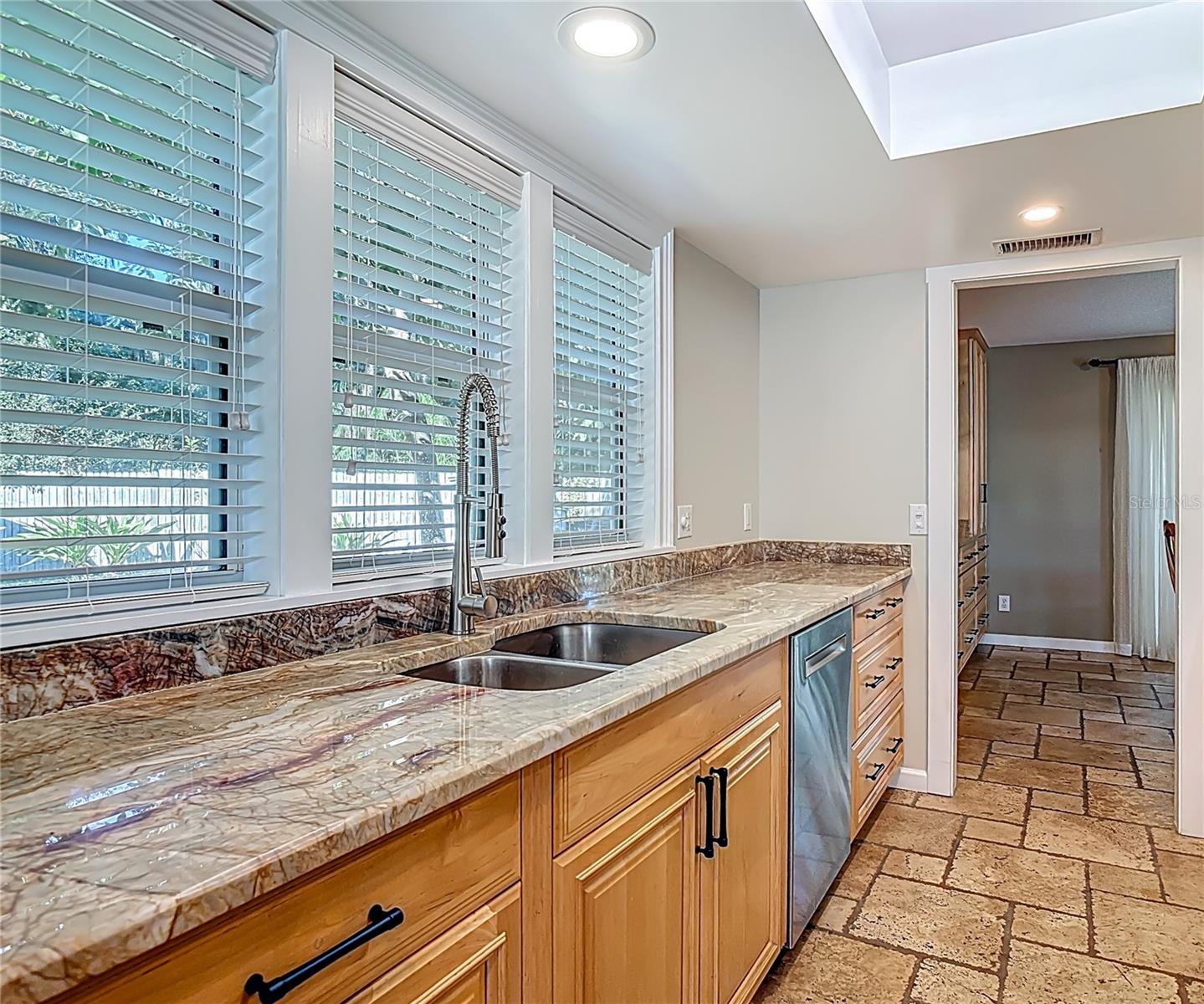 Image 10 of 49 For 1582 Prairie Road