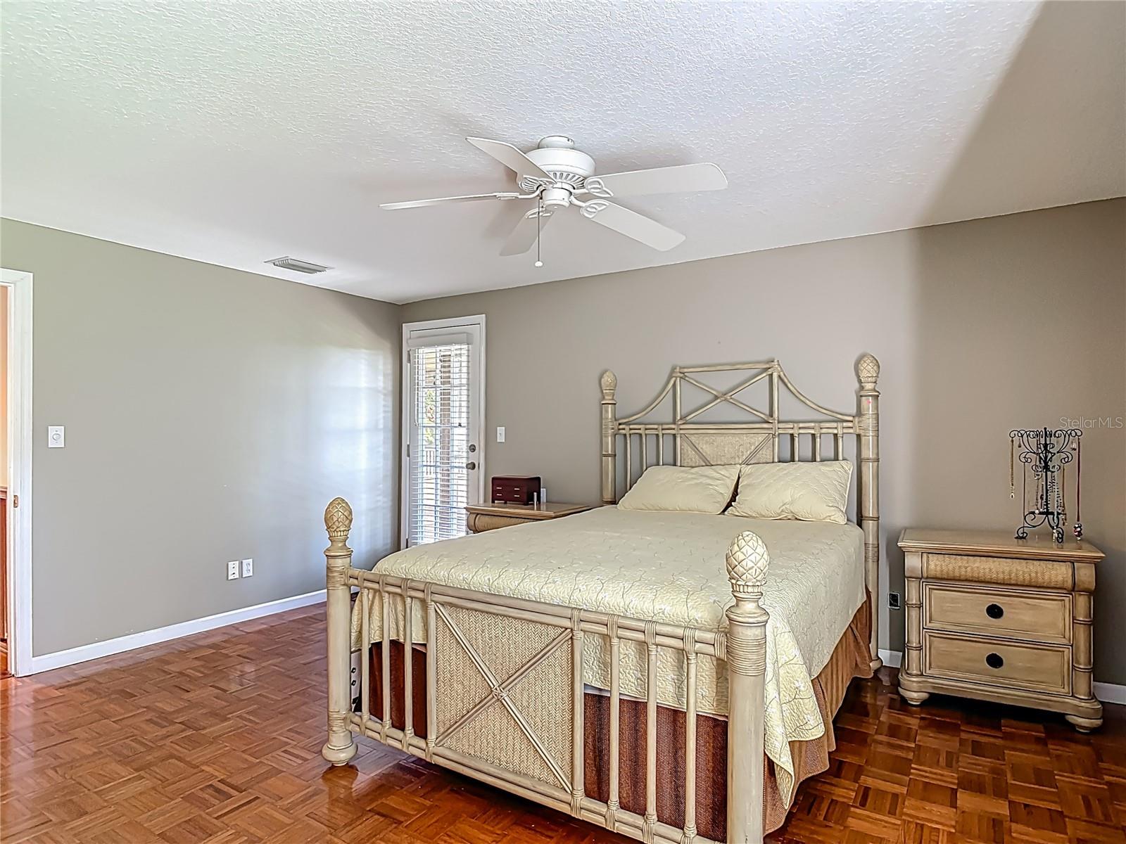 Image 16 of 49 For 1582 Prairie Road