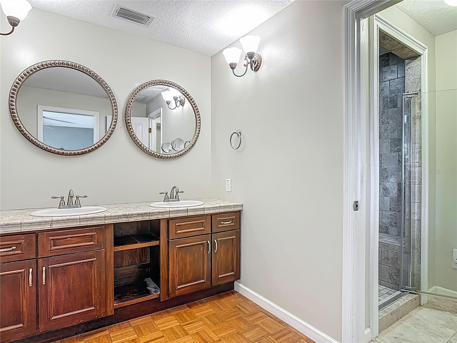 Image 18 of 49 For 1582 Prairie Road