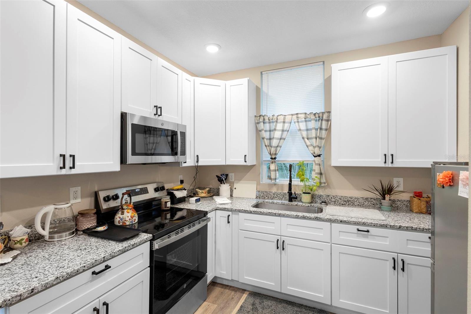 Image 14 of 41 For 135 Arlington Avenue