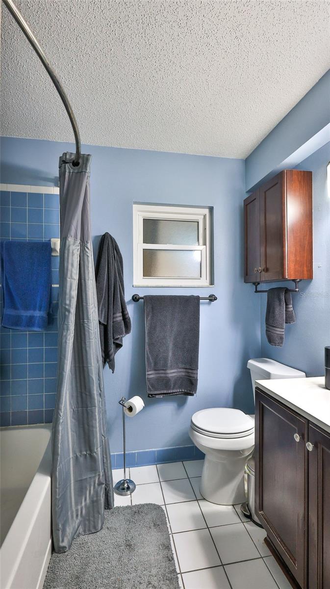 Image 16 of 28 For 428 Perdita Avenue