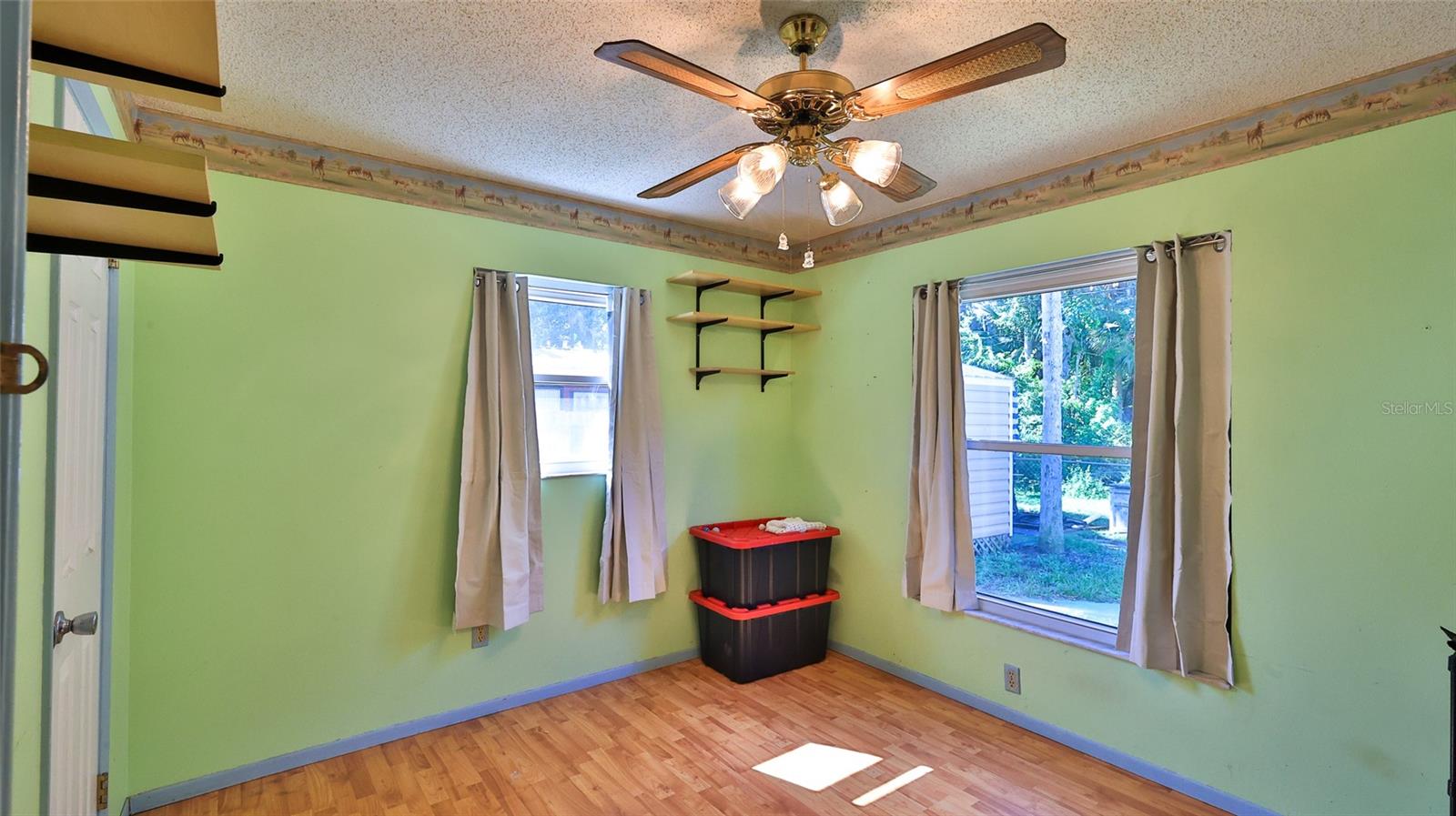 Image 19 of 28 For 428 Perdita Avenue