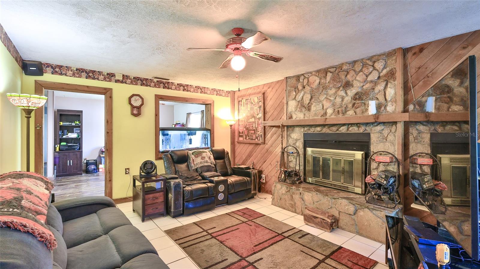 Image 2 of 28 For 428 Perdita Avenue