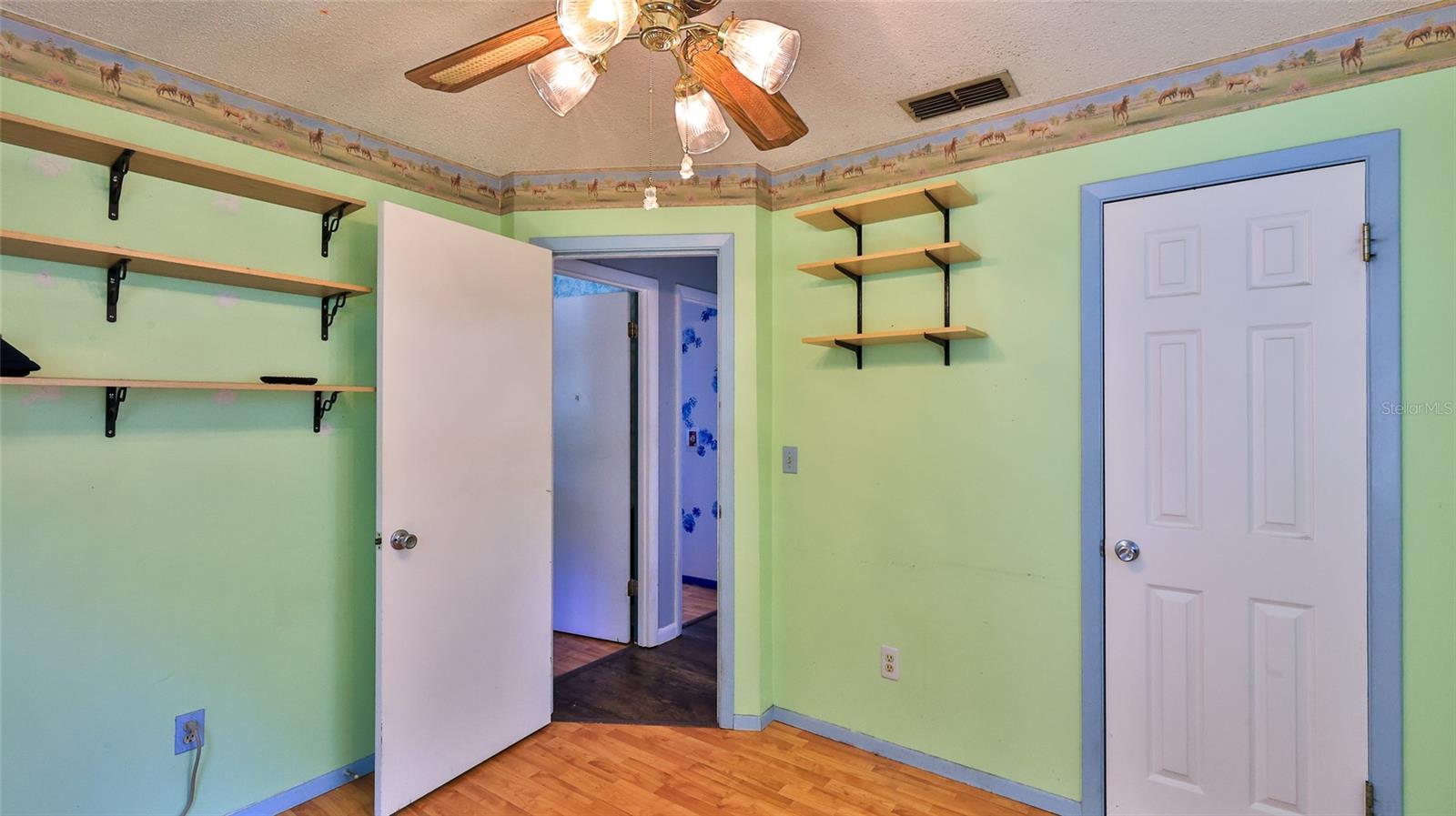 Image 20 of 28 For 428 Perdita Avenue