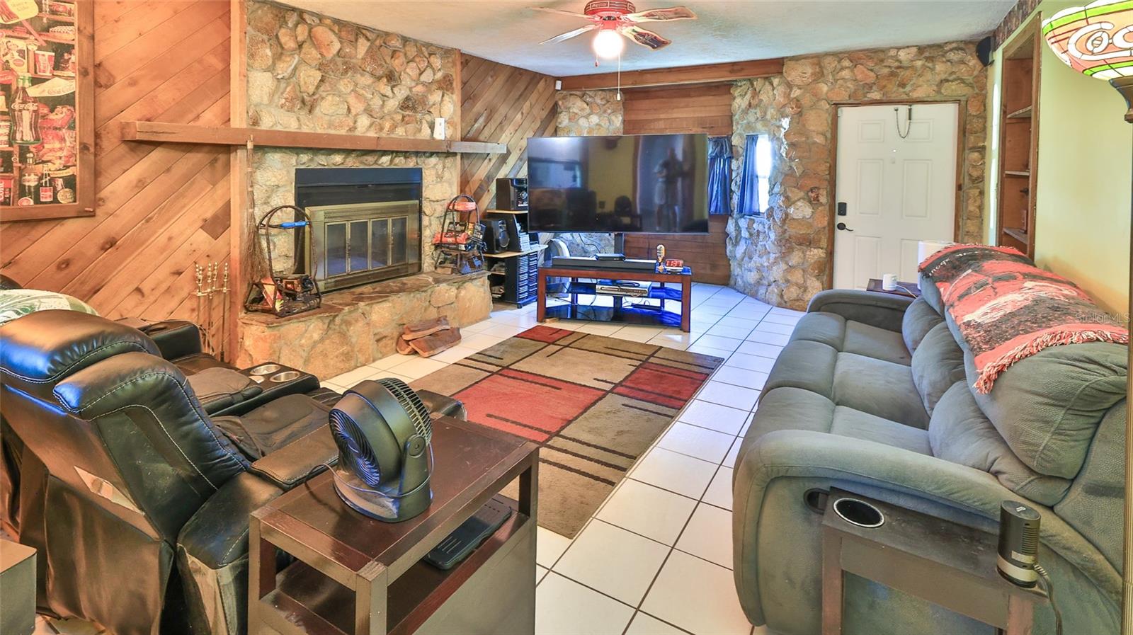 Image 4 of 28 For 428 Perdita Avenue