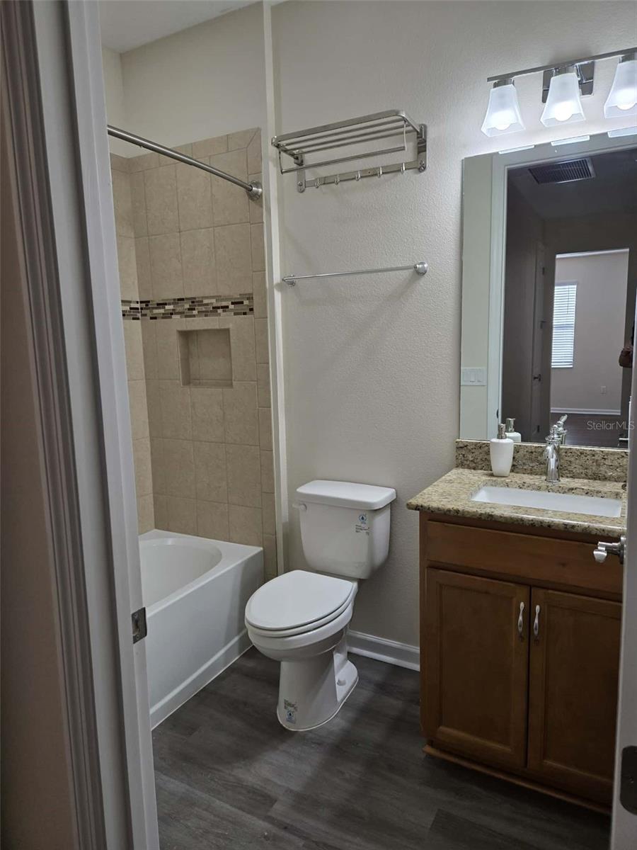 Image 12 of 45 For 422 Lime Avenue