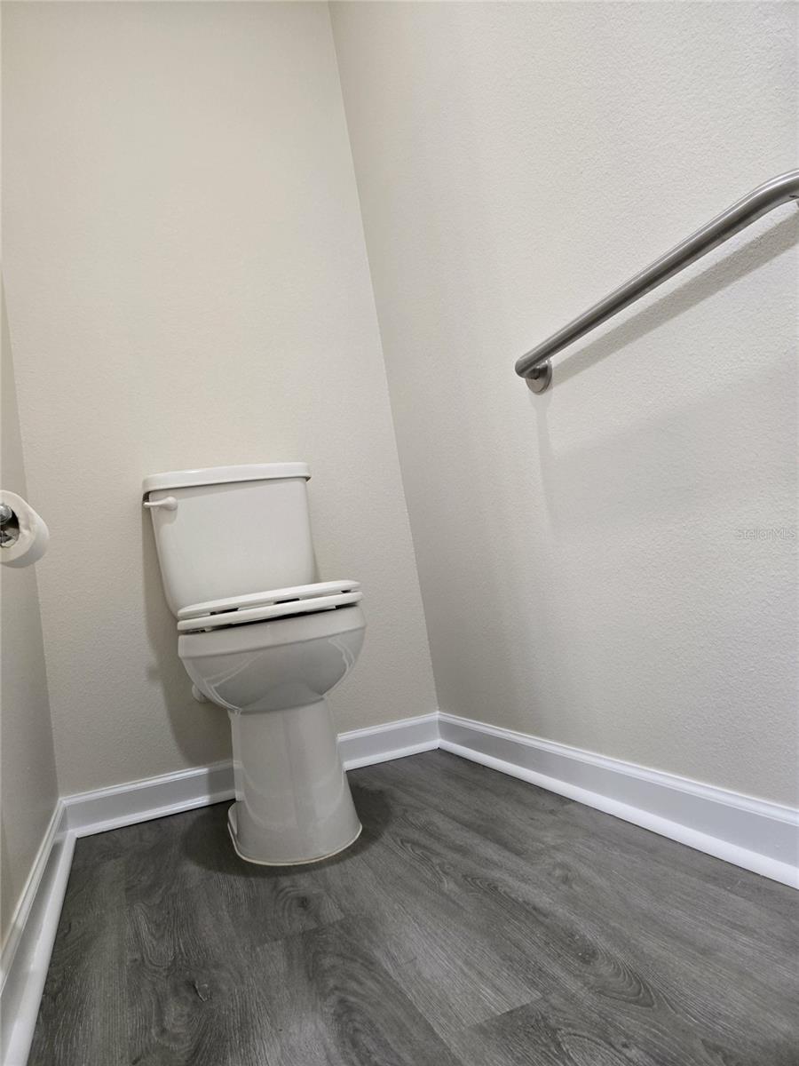 Image 15 of 45 For 422 Lime Avenue