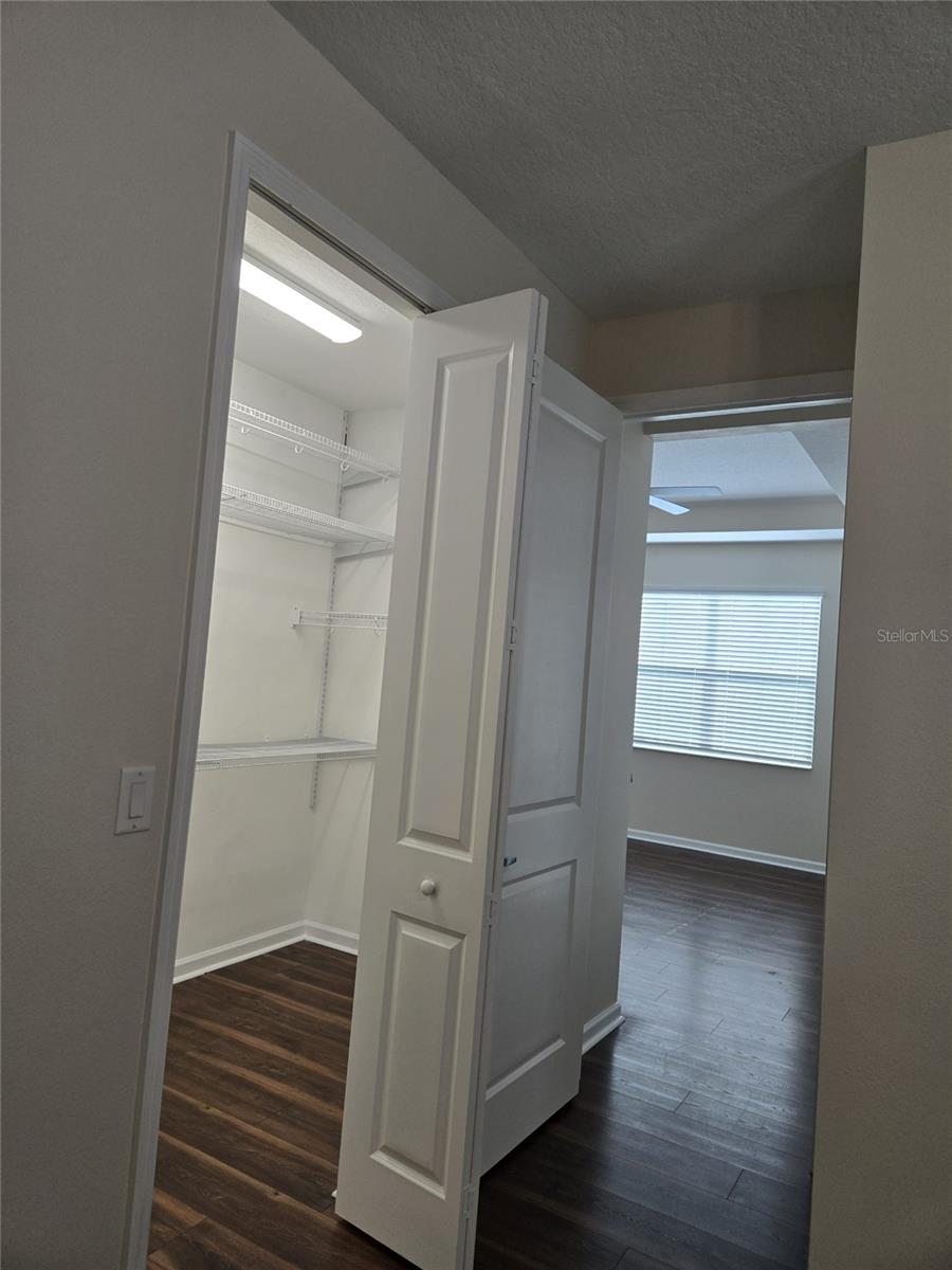 Image 16 of 45 For 422 Lime Avenue