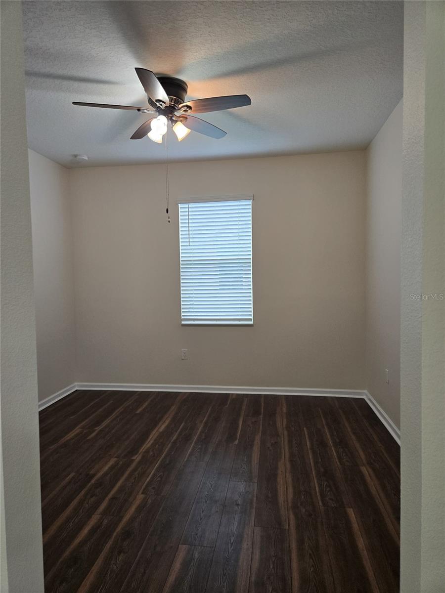 Image 17 of 45 For 422 Lime Avenue