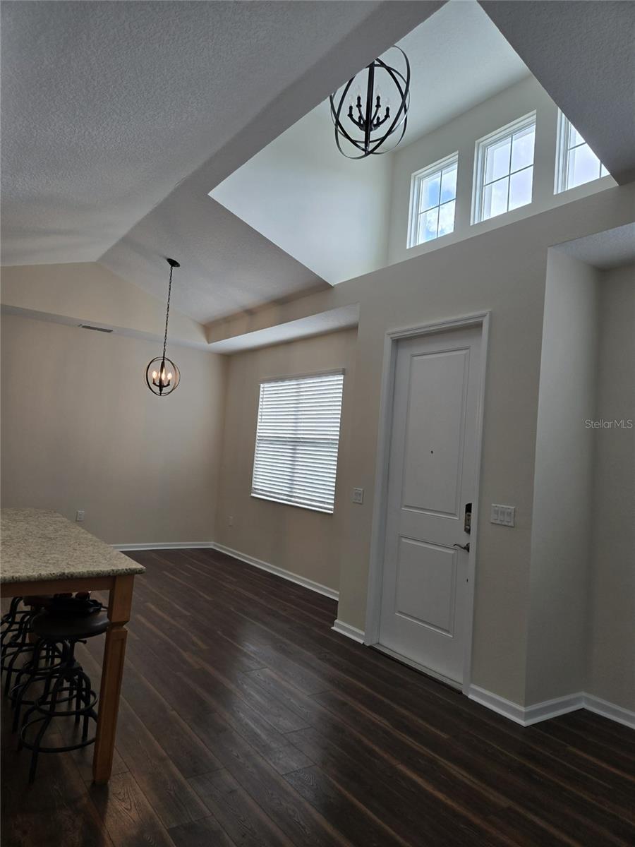 Image 19 of 45 For 422 Lime Avenue