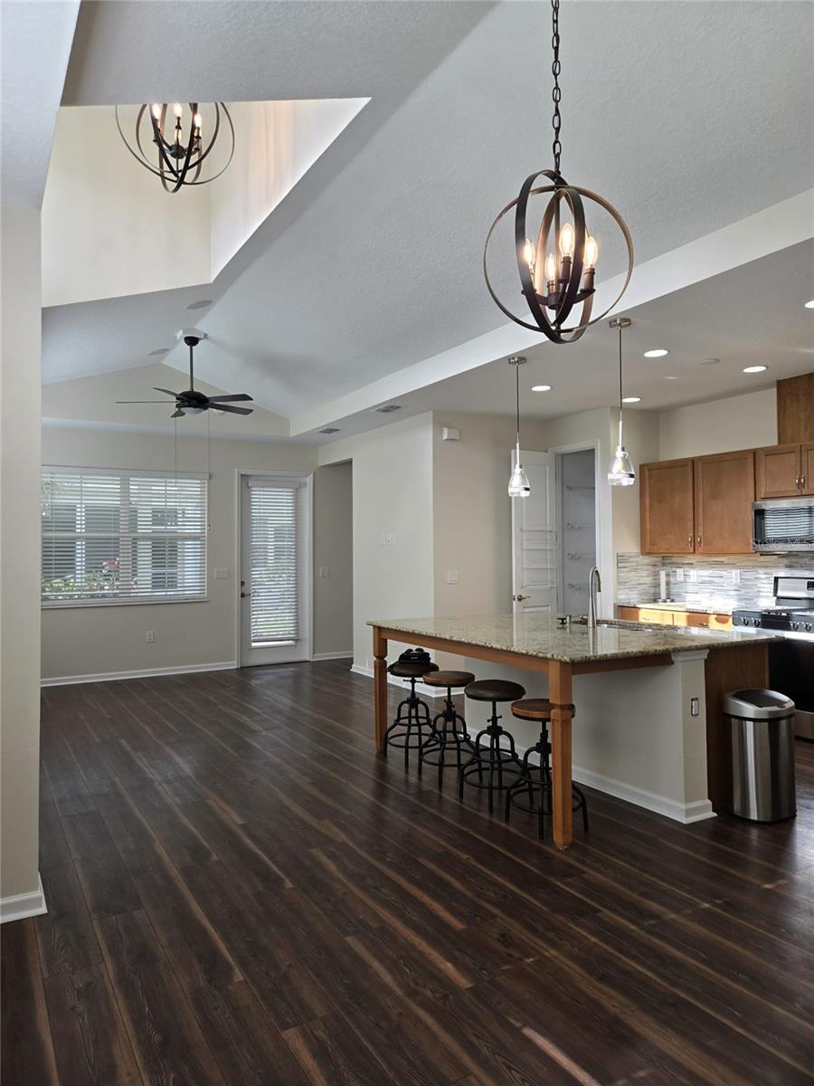 Image 22 of 45 For 422 Lime Avenue