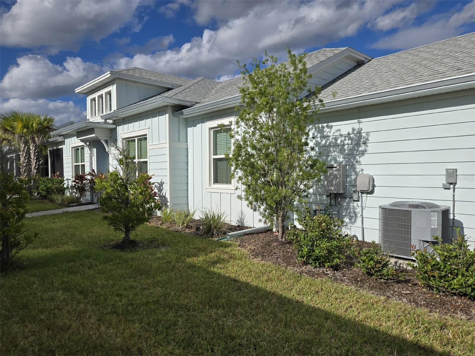 Image 4 of 45 For 422 Lime Avenue