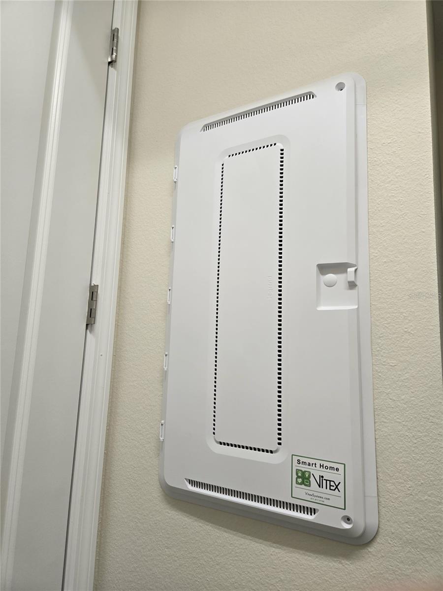 Image 7 of 45 For 422 Lime Avenue