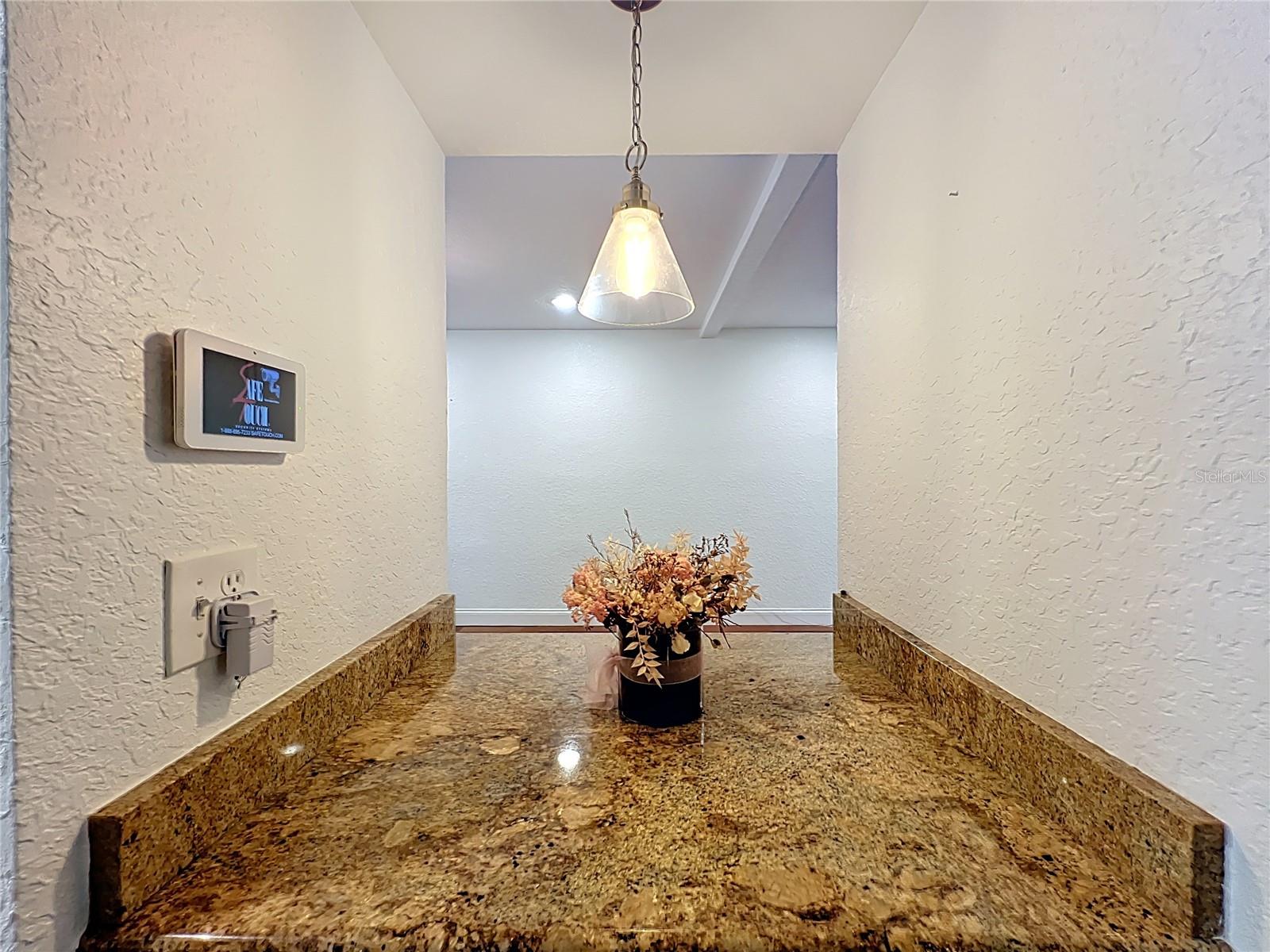 Image 22 of 73 For 542 Osceola Avenue 34