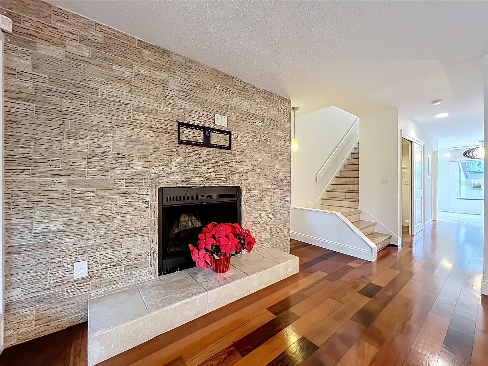 Image 30 of 73 For 542 Osceola Avenue 34