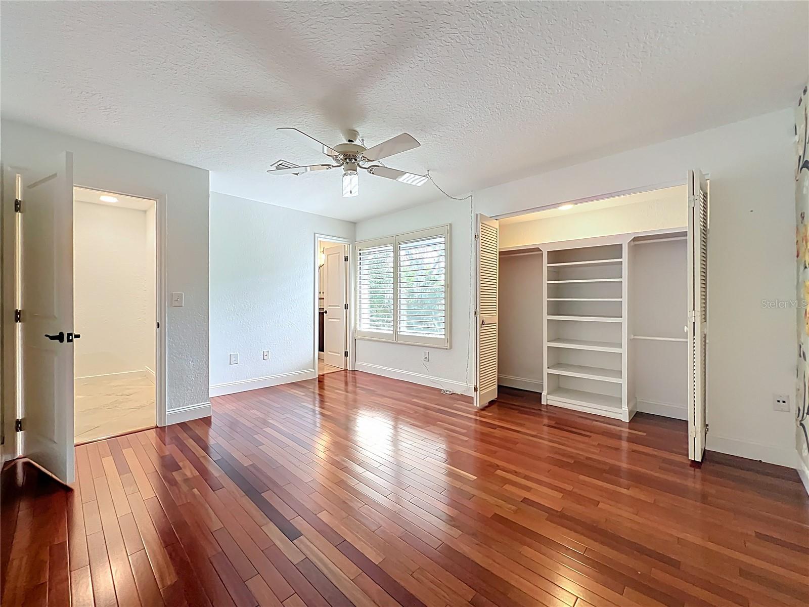 Image 43 of 73 For 542 Osceola Avenue 34