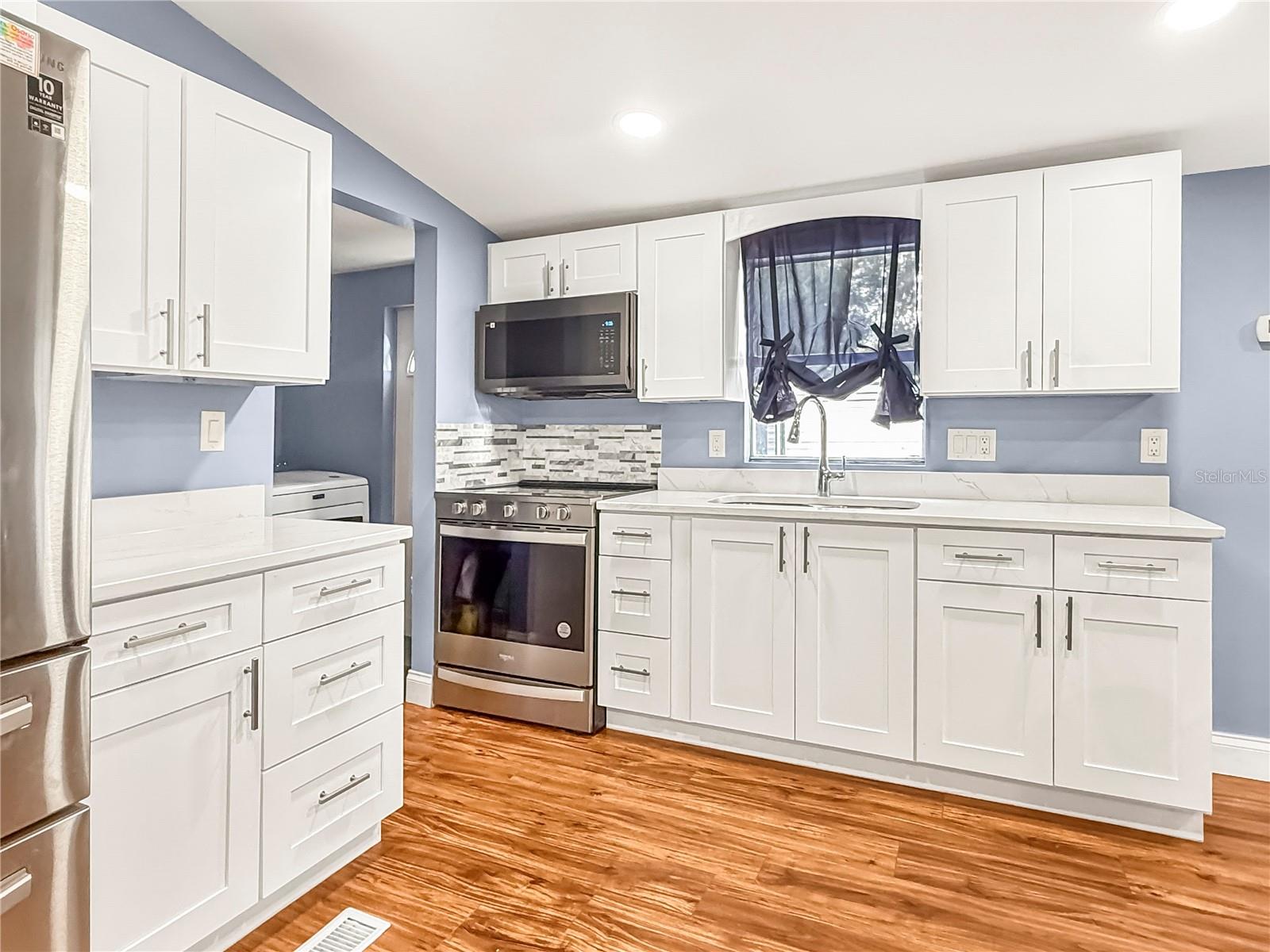 Image 11 of 24 For 235 Evergreen Terrace
