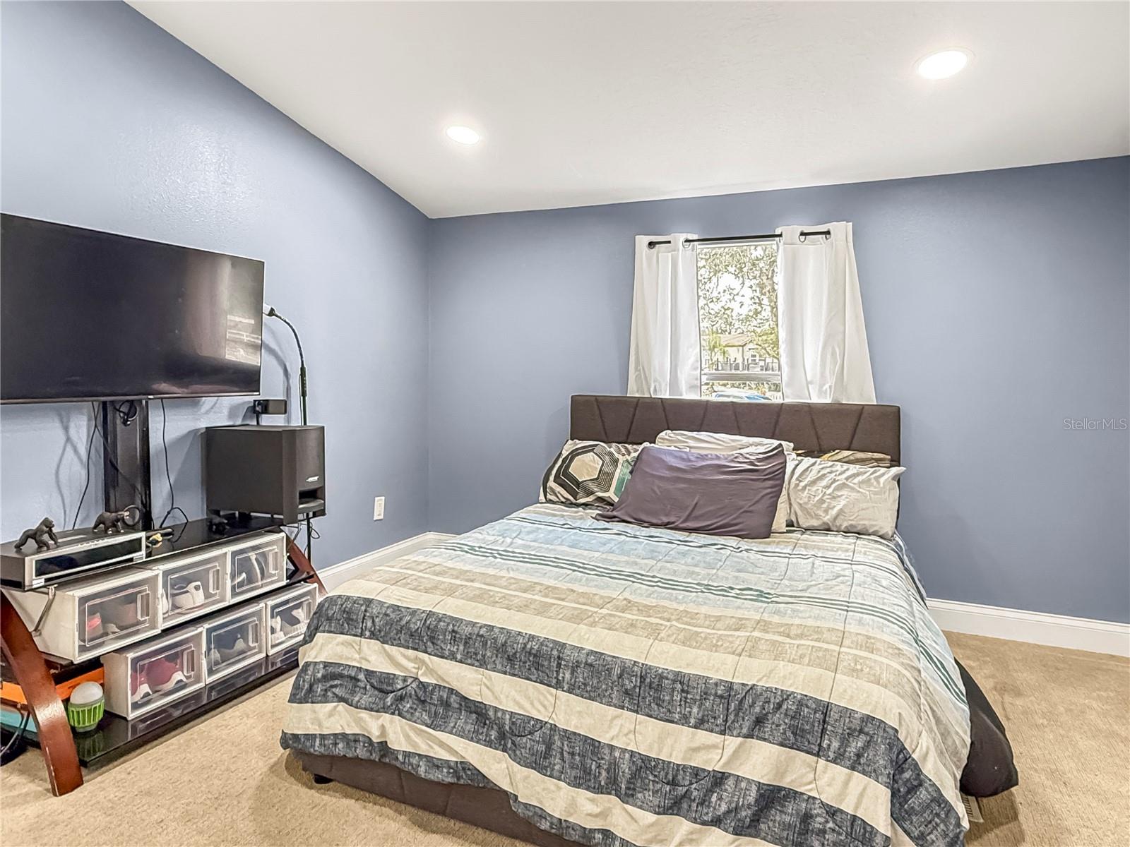 Image 13 of 24 For 235 Evergreen Terrace