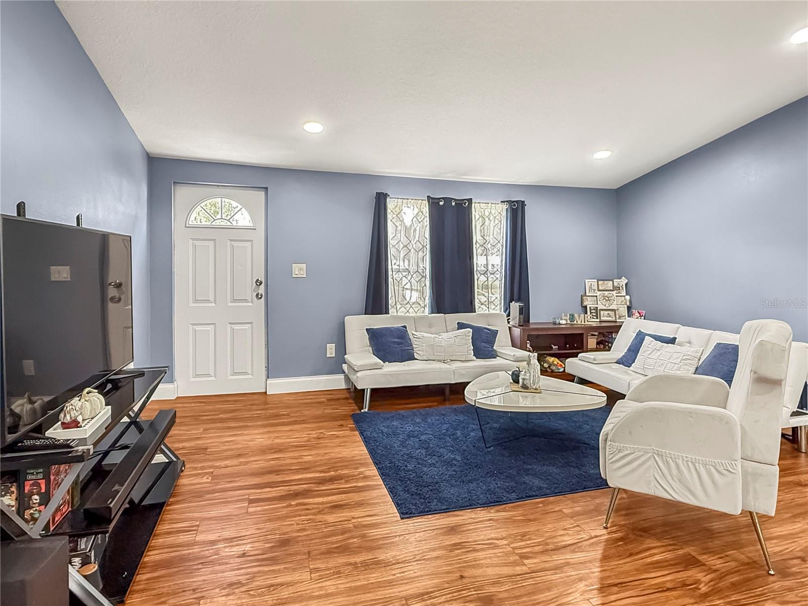 Image 4 of 24 For 235 Evergreen Terrace