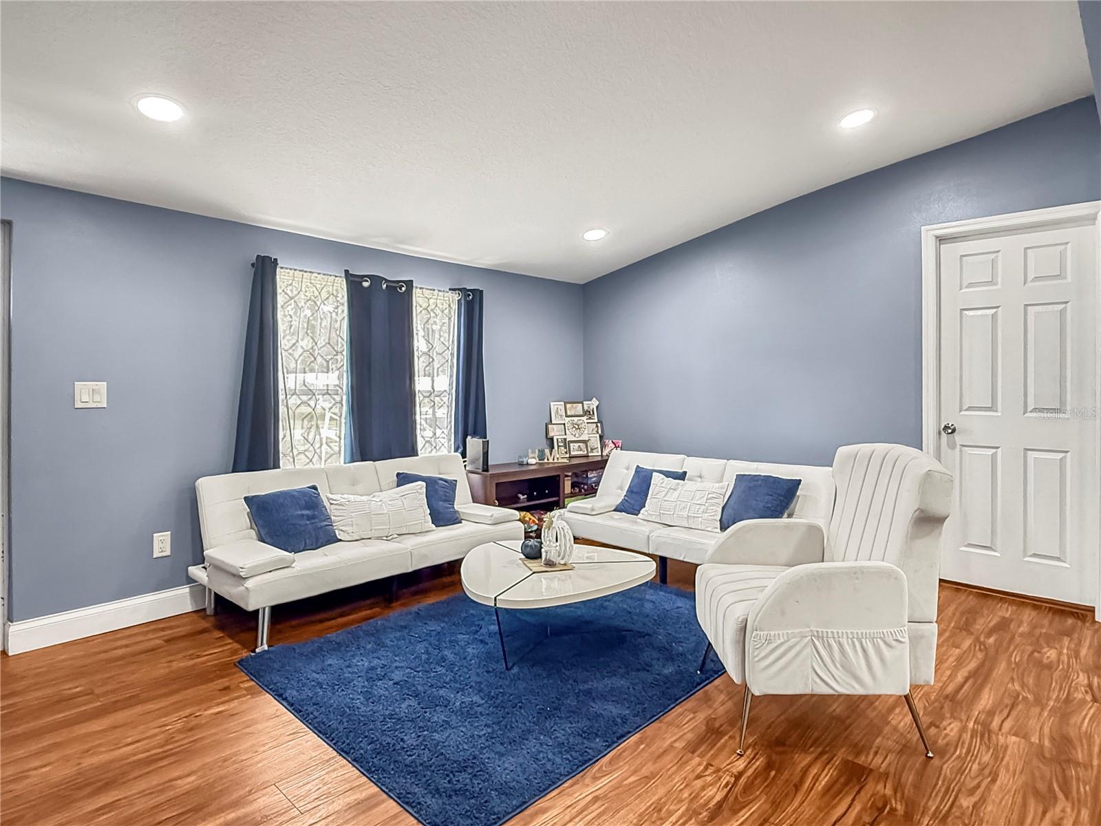 Image 5 of 24 For 235 Evergreen Terrace