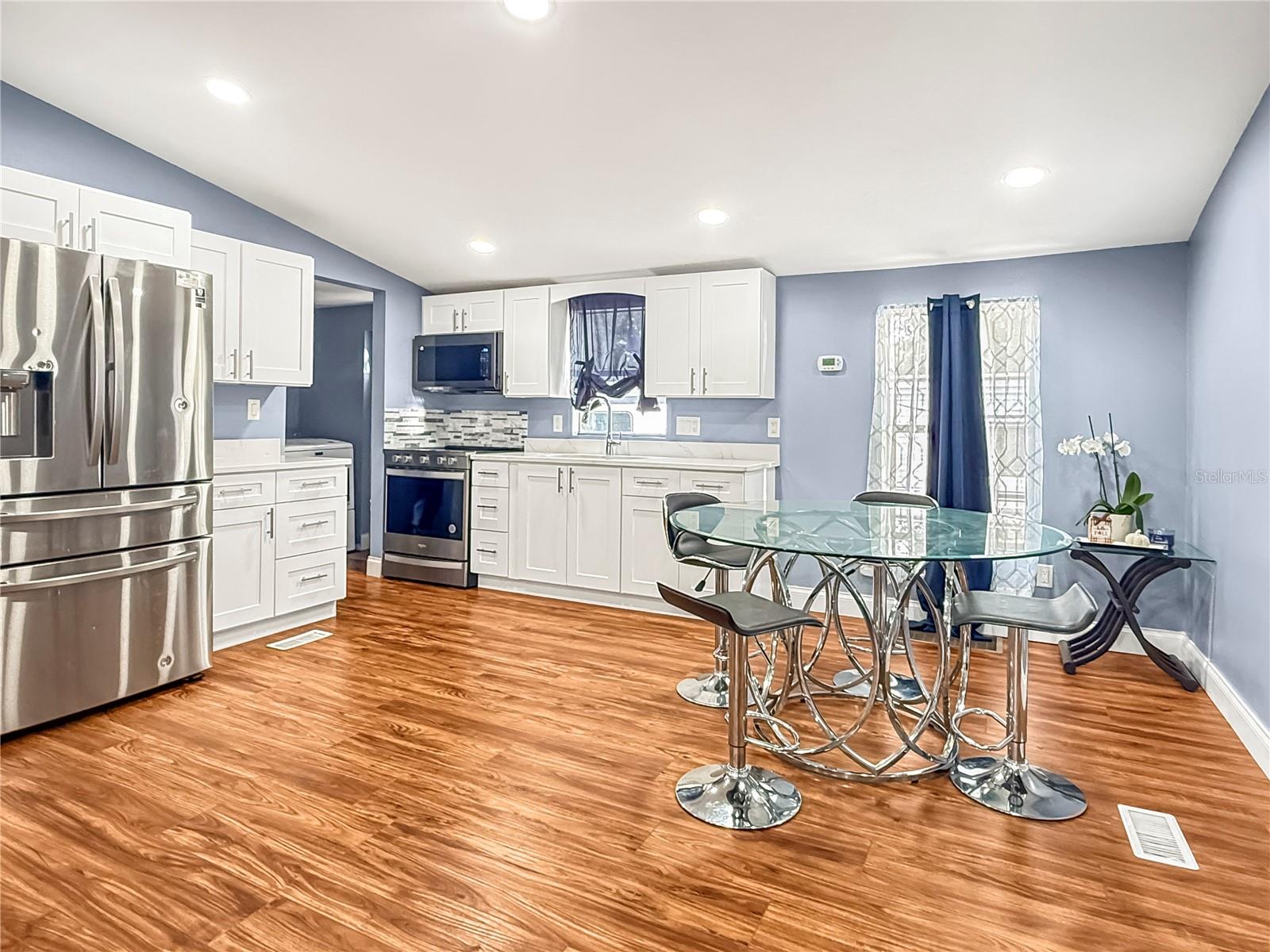 Image 7 of 24 For 235 Evergreen Terrace