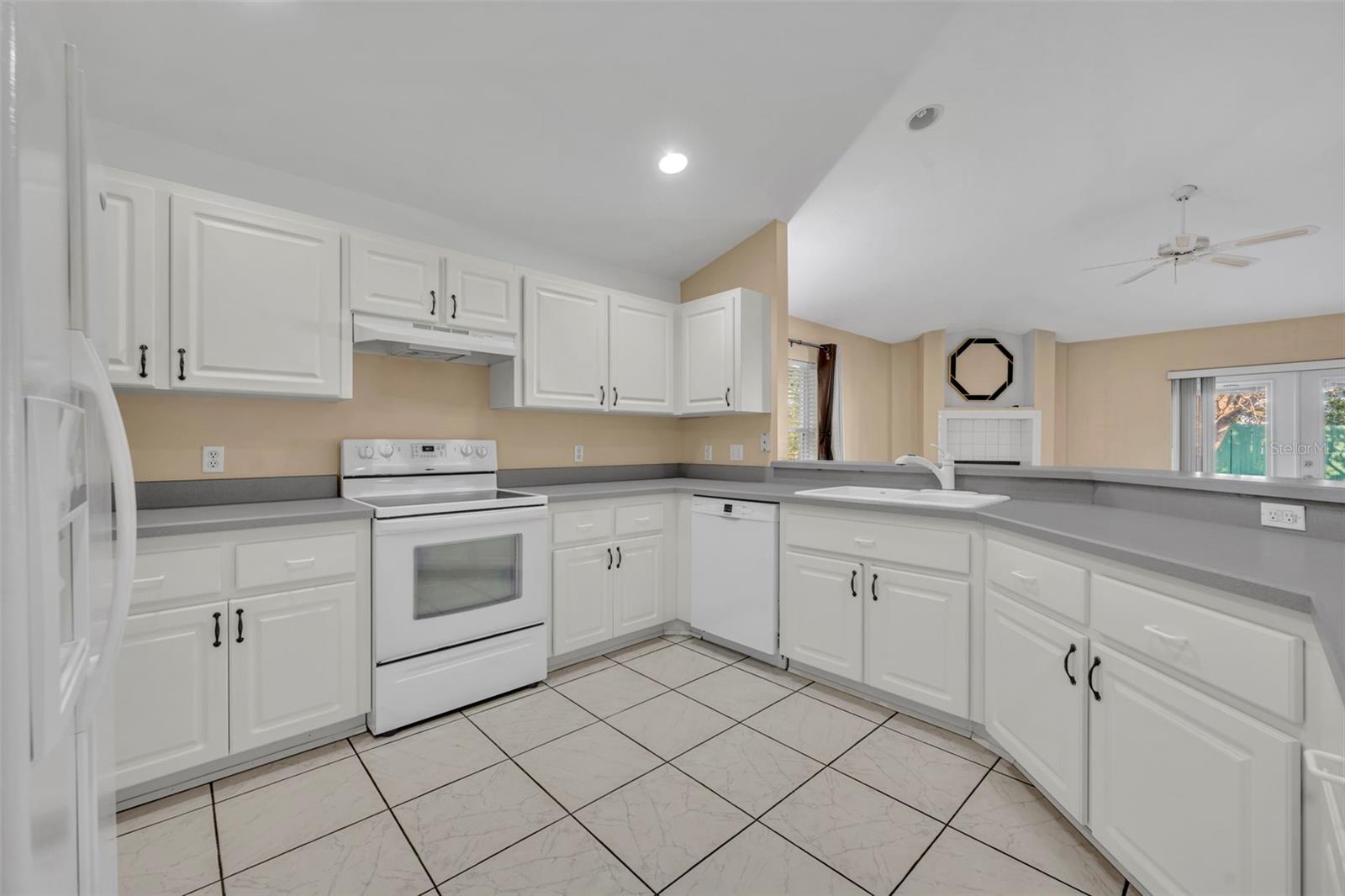Image 15 of 54 For 1470 Colin Kelly Avenue