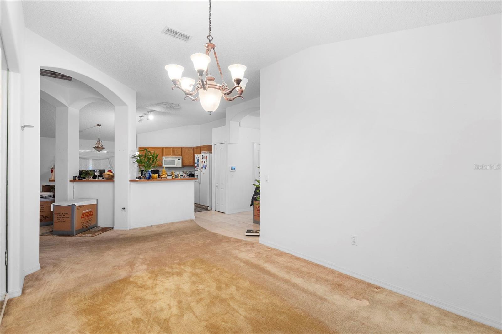 Image 14 of 35 For 114 Carnival Drive