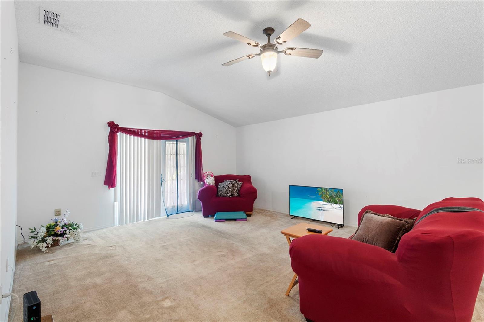 Image 15 of 35 For 114 Carnival Drive