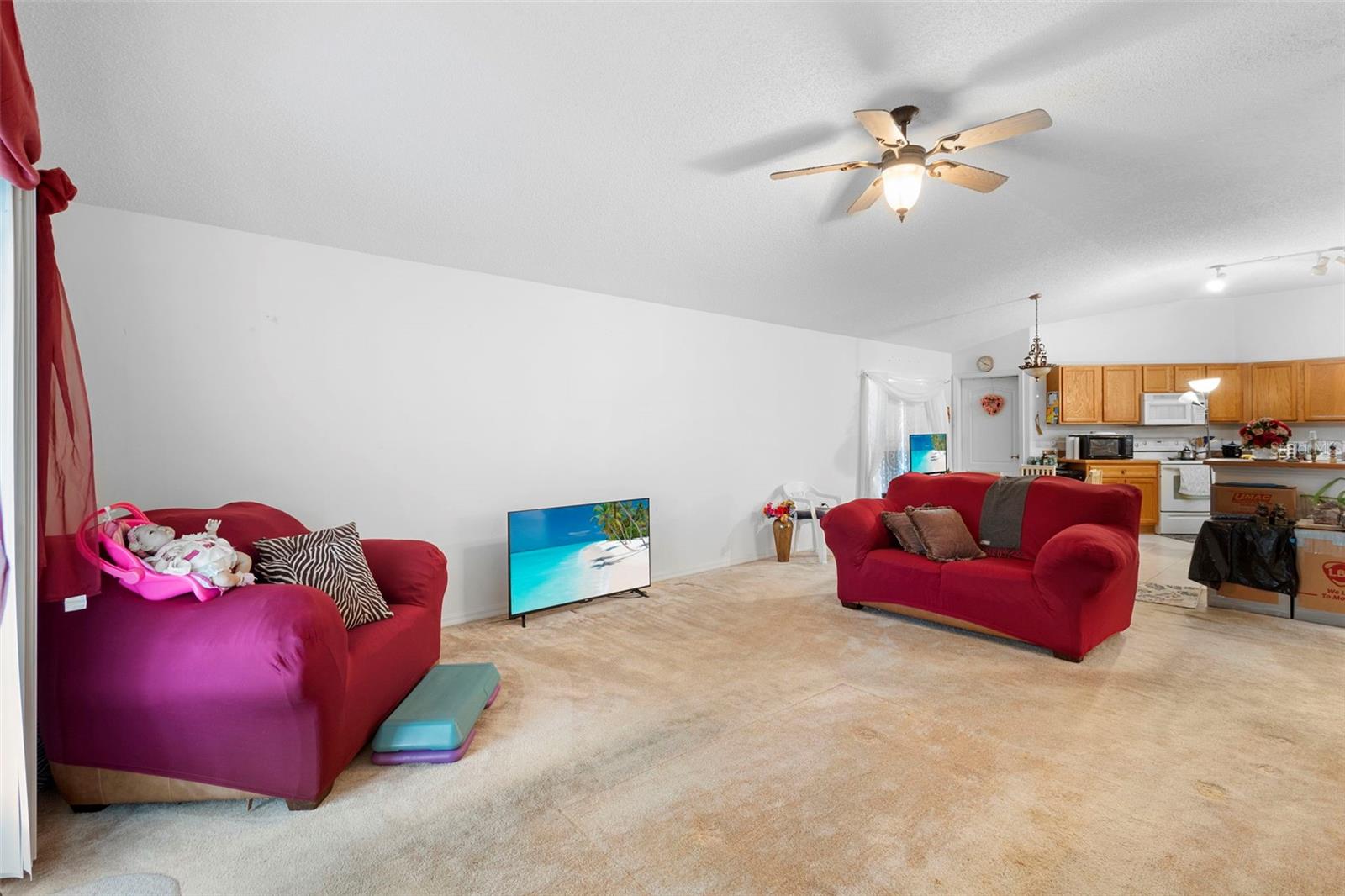 Image 16 of 35 For 114 Carnival Drive